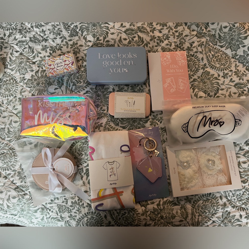 Bride to be assorted acessories